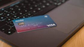 Число кредитных карт в США, деактивированных DOGE, превысило полмиллиона