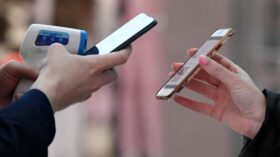 Эксперт Семов: мошенники могут использовать QR-коды для снятия наличных с банкомата