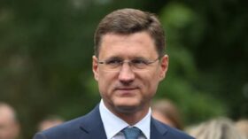 Новак: российские компании стремятся находить новые источники финансирования внутри страны