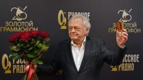 ФНС приостановила операции по счетам композитора Юрия Антонова