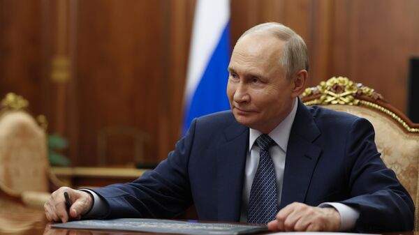 Read more about the article Путин подписал закон о платформенной экономике, регулирующий цифровые платформы