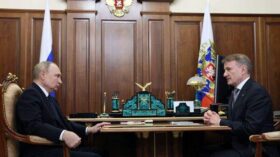 Путин на встрече с Грефом оценил сервис биометрических платежей “Оплата улыбкой”