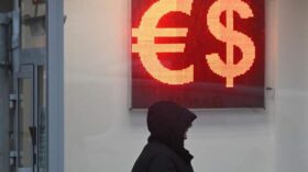 Эксперт Бархота: для России выгодный курс 88-108 рублей за доллар