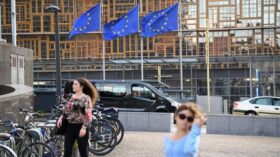 Еврокомиссия: ЕС продолжит предоставлять Украине доходы от российских активов
