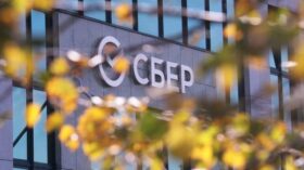 Сбербанк планирует в скором времени внедрить возможность оплаты айфоном на терминалах