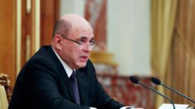 Мишустин: особое внимание в бюджете нужно уделить формированию источников допдоходов