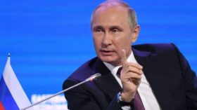 Путин: кредитование в России не остановилось