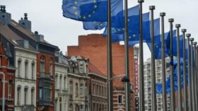Каллас предложила ввести санкции против платежной системы «Мир»