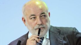 Вексельберг призвал докапитализировать ФРП для финансирования промышленности