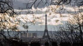 FT: богатые французы переводят деньги в Люксембург и Швейцарию из-за кризиса
