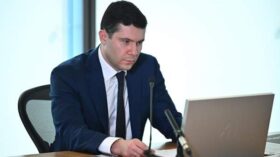 Алиханов: Россия ставит цель достичь объема рынка в биоэкономике к 2030 г в 700 млрд руб