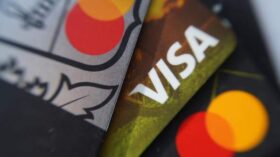 ЦБ: резких шагов по отключению карт Visa и Mastercard с продленным сроком не будет