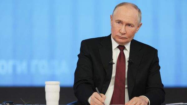 Read more about the article Путин подписал закон о расширении полномочий кабмина РФ при реализации проектов по СЗПК