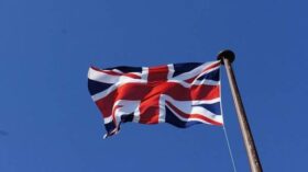 Банк Revolut уведомил россиян без ВНЖ в ЕС, что закроет их счета из-за санкций