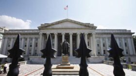 В Минфине США заявили, что могут отозвать лицензию на сделки по продаже активов “Лукойла”