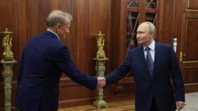 Путин на встрече с Грефом отметил солидную устойчивость Сбербанка