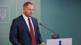 НАБУ подтвердило проведение обысков у главы офиса Зеленского Ермака