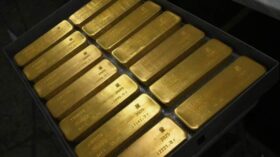 Эксперт Бадалов: Россия покупает золота для восполнения запасов
