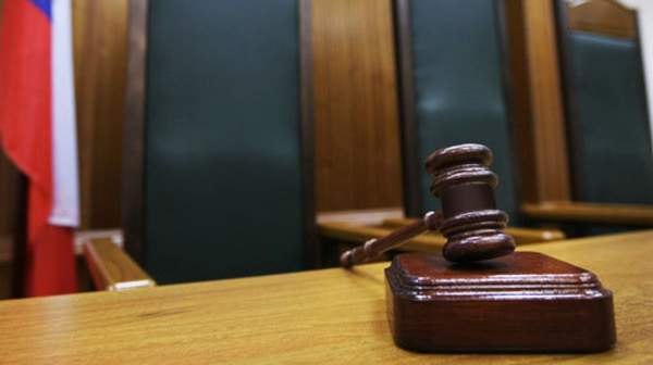 Read more about the article Суд продолжит рассмотрение иска Брекотина к Русских 26 декабря