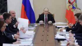 Путин: зарплаты в бюджетных сферах влияют на повышение эффективности работы в этих сферах