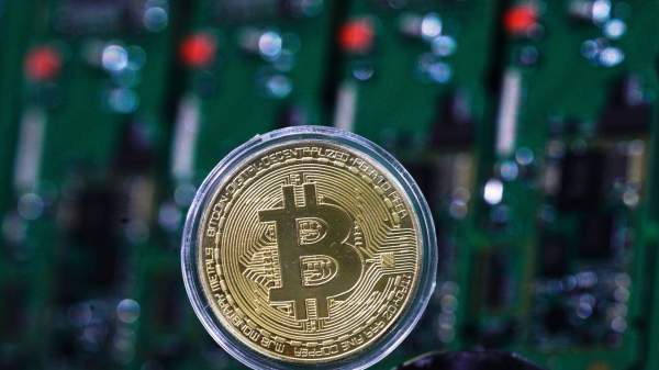 Read more about the article Депутат Шульгинов призвал доработать майнинг криптовалют, чтобы он шел на пользу России
