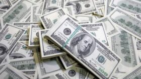 ЦБ: объем наличной валюты на руках у россиян по итогам 2025 года вырос впервые за три года