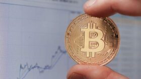 Минфин оценил оборот криптовалюты в России в 50 миллиардов рублей в день