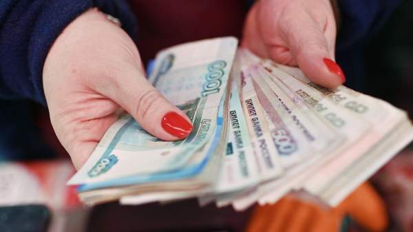 Read more about the article ЦБ: россияне по итогам 2025 года накопили рекордные 17,1 триллиона рублей наличными