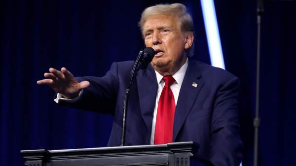 Read more about the article Трамп заявил, что ожидает значительного сокращения госдолга США за счет роста экономики