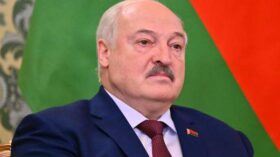 Первый вице-премьер Белоруссии не смог оплатить заказ Лукашенко в  “Мак.бай”