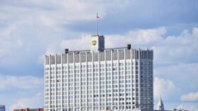 Путин: кабмин должен принять взвешенные решения по конъюнктурным доходам бюджета