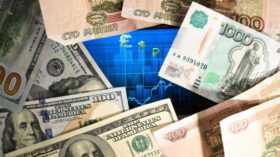 Ващелюк: пауза в покупке валюты Минфином РФ создает условия для падения доллара к 70 руб