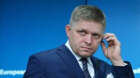 Премьер Словакии Фицо: кредит для Украины останется заблокированным, никаких сроков нет