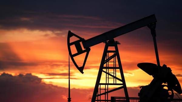 Read more about the article Эксперт Родионов: российские нефтяники в апреле вновь получат выплаты из бюджета