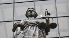 Суд отложил на 15 мая слушания по иску ЦБ к Euroclear Bank на 18,2 трлн рублей
