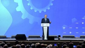 Путин обсуждает с правительством и ЦБ необходимость длинных денег для промышленности