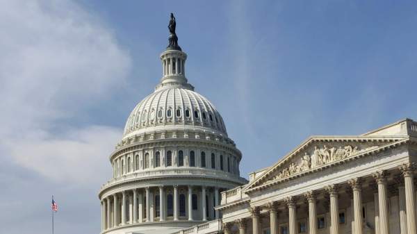Read more about the article В сенат США внесли проект о предоставлении Украине права покупать оружие в счет активов РФ