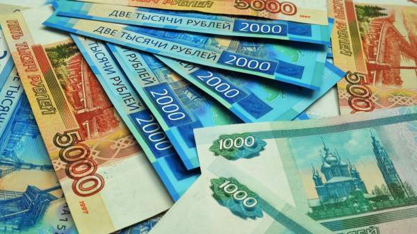 Read more about the article Опрос ЦБ показал, что 47% россиян никогда не проверяют банкноты на подлинность