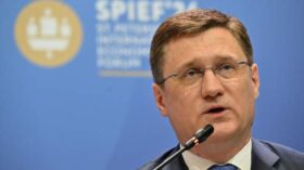 Новак: инвестиции в России начнут восстанавливаться по мере снижения ключевой ставки ЦБ
