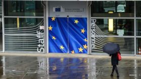 Фон дер Ляйен: ЕС переведет Украине первый транш в 3,2 миллиарда евро из кредита в 90 млрд