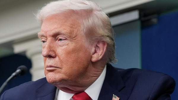 Read more about the article Монетный двор США начнет чеканить монету номиналом один доллар с изображением Трампа