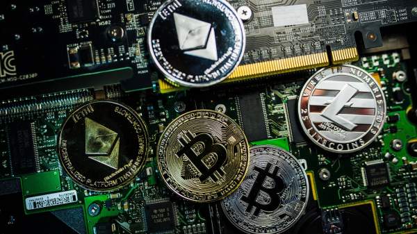 Read more about the article Bitbanker: биткоин может обновить минимумы, но затем восстановится до $72000