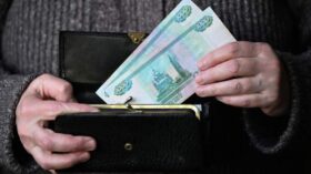Финансисты: рост рублевых переводов за границу свидетельствует об укреплении роли рубля