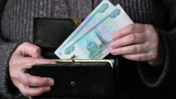 Read more about the article Финансисты: рост рублевых переводов за границу свидетельствует об укреплении роли рубля